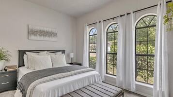 5 Schlafzimmer, Reisekinderbett, WLAN, Bettwäsche