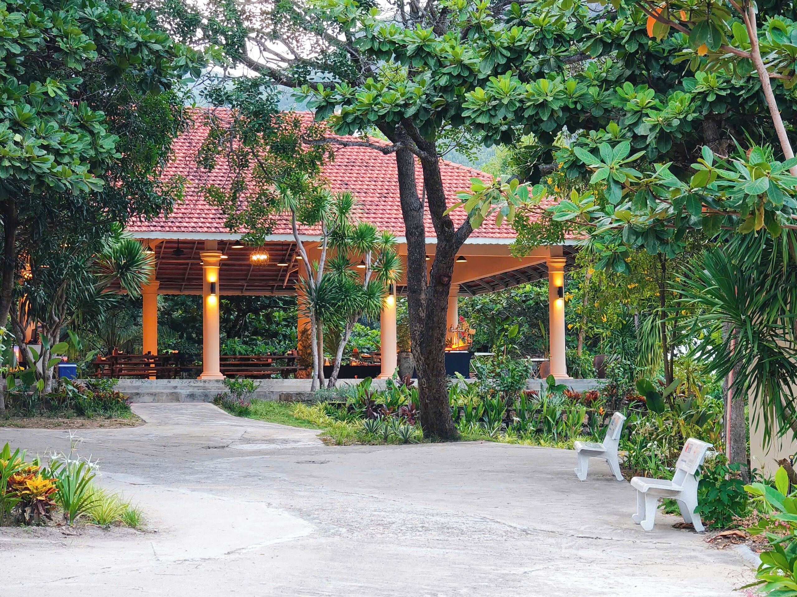 M ặt tiền nơi lưu trú