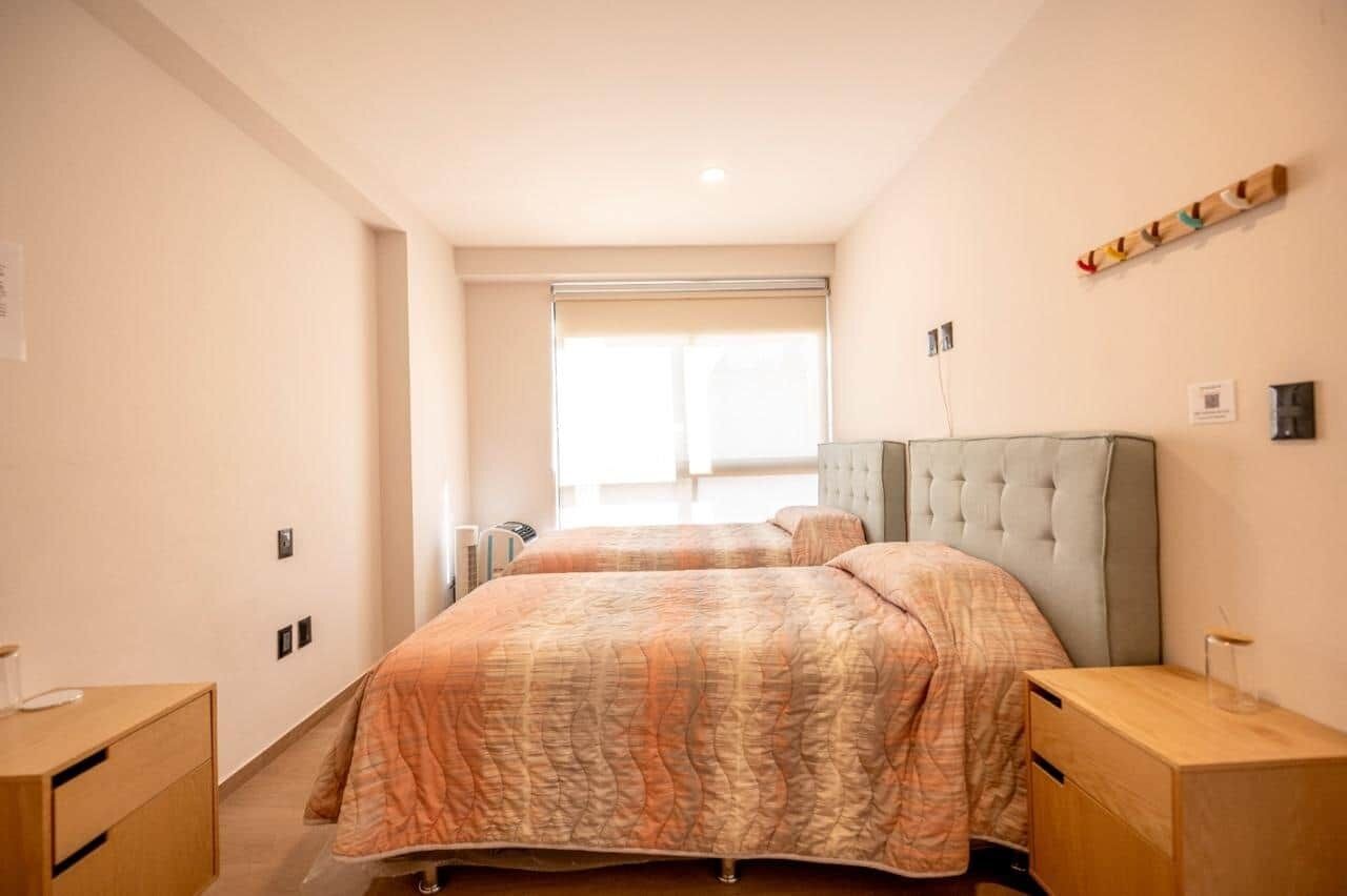 2 chambres, fer et planche à repasser, Wi-Fi, draps fournis