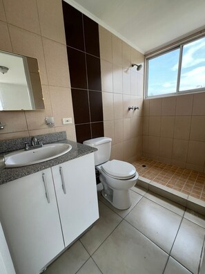 Handtücher, Seife, Toilettenpapier