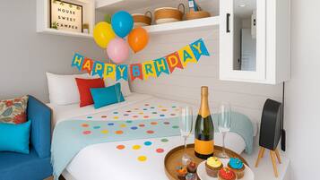 1 habitación, tabla de planchar con plancha, wifi y ropa de cama