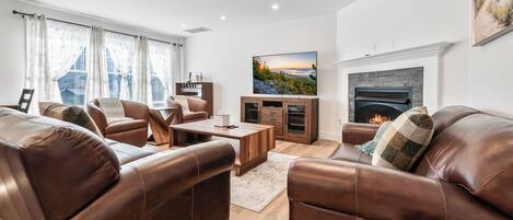 スマートテレビ、暖炉、テレビゲーム、書庫