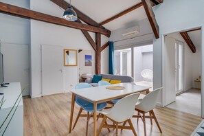 Dining - Beautiful 2-bedroom flat with patio (Bègles)