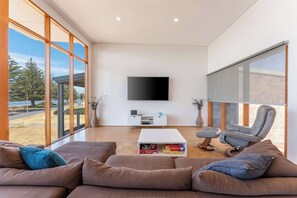 TV, DVD player, offices