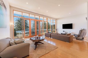 TV, DVD player, offices