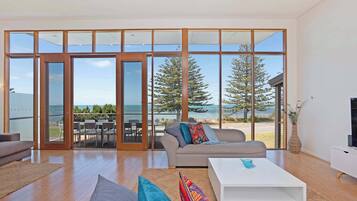 TV, DVD player, offices