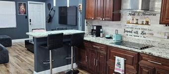 Smart Home 2-bedroom house in marvelous Winter Haven with AC, Netflix, Alexa.
