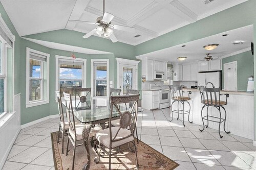 Private Pool | Sleeps 7 | Ping Pong