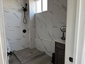 Shower, hair dryer, bidet, towels - Delightful 5-bedroom house in El Sauzal (El Sauzal)