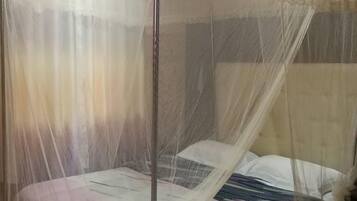 Free WiFi, bed sheets
