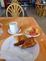 Desayuno continental gratuito y diario