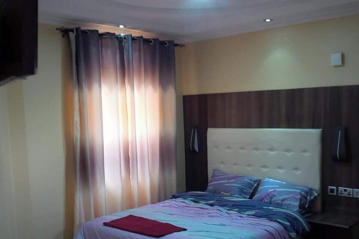Deluxe Single Room, City View | WiFi (free), bed sheets