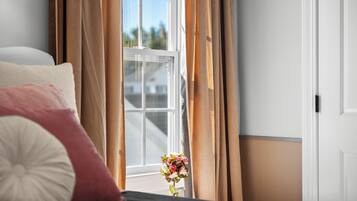 Schreibtisch, Bügeleisen/Bügelbrett, kostenloses WLAN, Bettwäsche