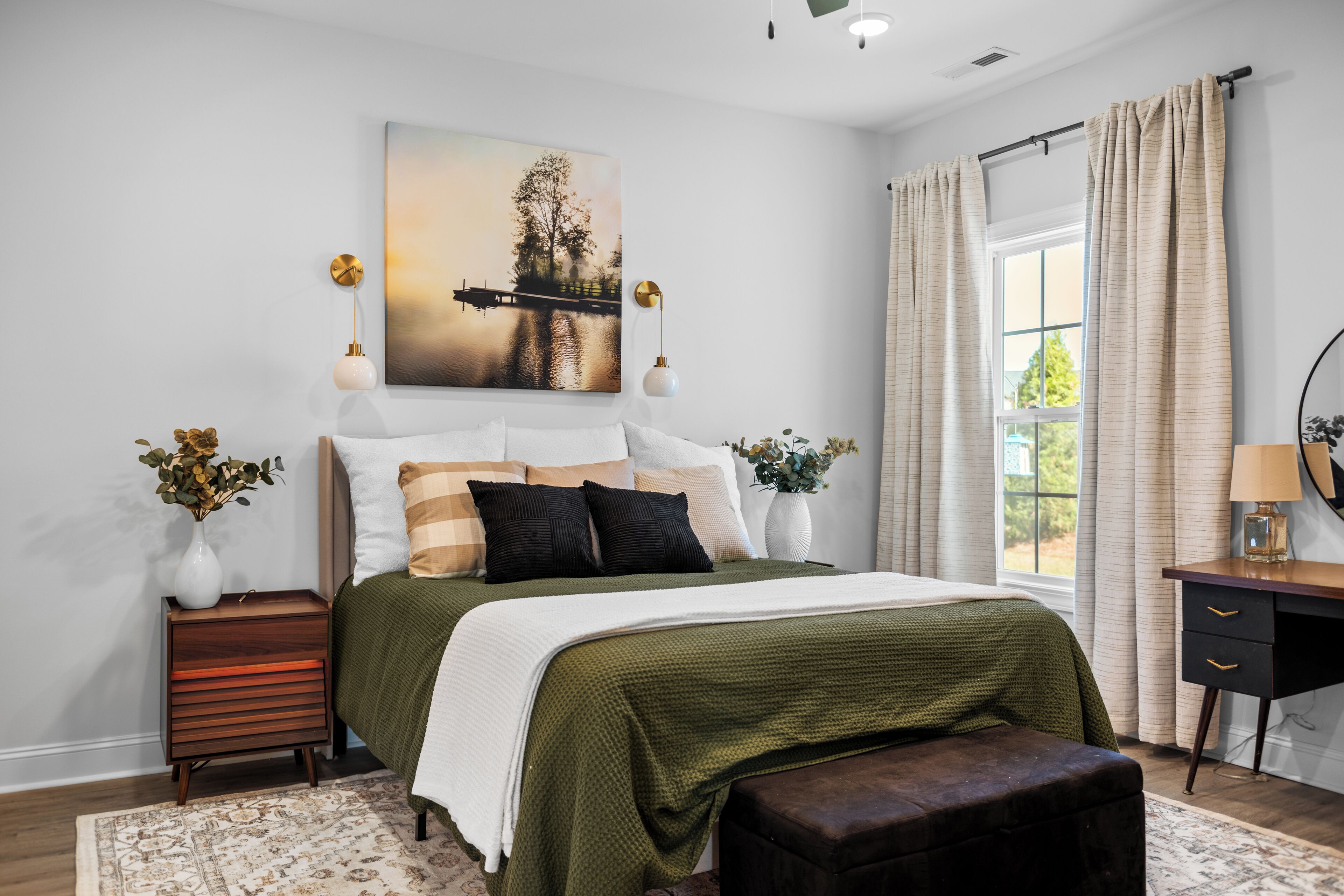 3 bedrooms, desk, iron/ironing board, free WiFi