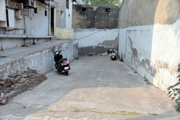 ที่จอดรถฟรี