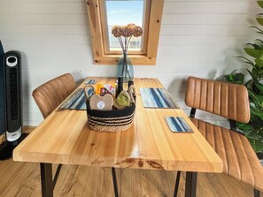 Dining - 1 bedroom accommodation in Avernish, near Kyle (Avernish, near Kyle)