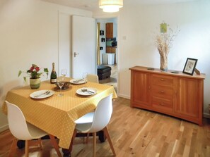 Dining - 2 bedroom accommodation in Blackborough (Blackborough)