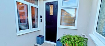 2 bedroom accommodation in Peacehaven