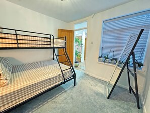 2 bedrooms, free WiFi