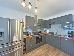 Dishwasher, high chair - 2 bedroom accommodation in Peacehaven (Peacehaven)