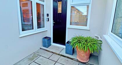 2 bedroom accommodation in Peacehaven