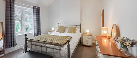2 bedrooms, WiFi (free)