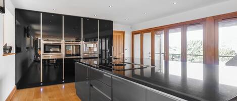 Geschirrspüler, Hochstuhl