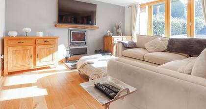 6 bedroom accommodation in Llandevaud