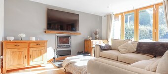 6 bedroom accommodation in Llandevaud