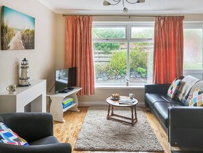 TV - 1 bedroom accommodation in Mullion (Mullion)