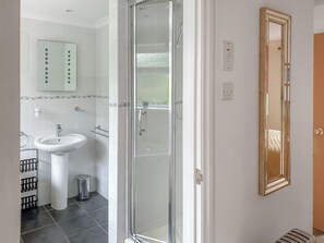 Towels - 1 bedroom accommodation in Mullion (Mullion)