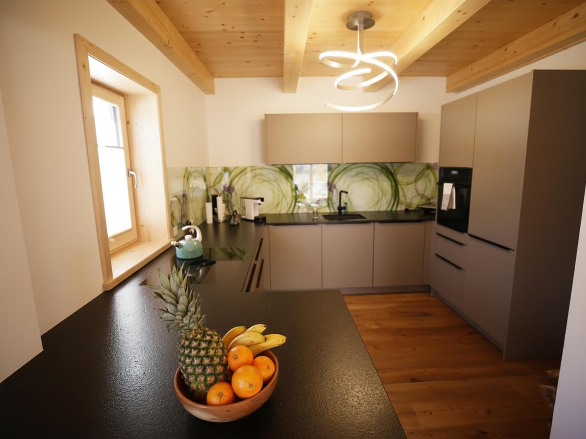 Réfrigérateur, four, plaque de cuisson, lave-vaisselle