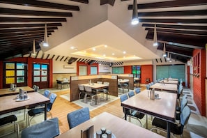 Desayuno a la carta todos los días (con cargo)