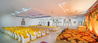 Hotel Sadhabishegam