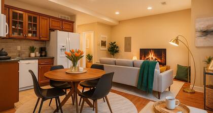 2 BD 2 BD / Parking / 1000 Sq Ft / King Beds / 15' Ceilings