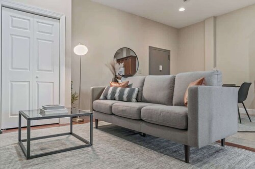 Parking | 1000 Sq Ft | King Beds | 15' Ceilings