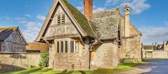 2 bedroom accommodation in Sturminster Newton