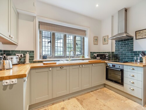 2 bedroom accommodation in Sturminster Newton