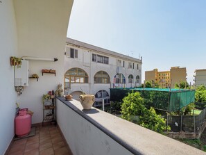 Property grounds - Paravis Mio / Charming Central Apartment in Historic Piano di Sorrento (Piano di Sorrento)