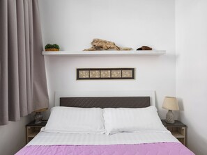 2 bedrooms, desk, iron/ironing board, travel cot - Paravis Mio / Charming Central Apartment in Historic Piano di Sorrento (Piano di Sorrento)