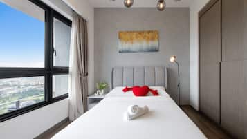 Blackout curtains, soundproofing, free WiFi