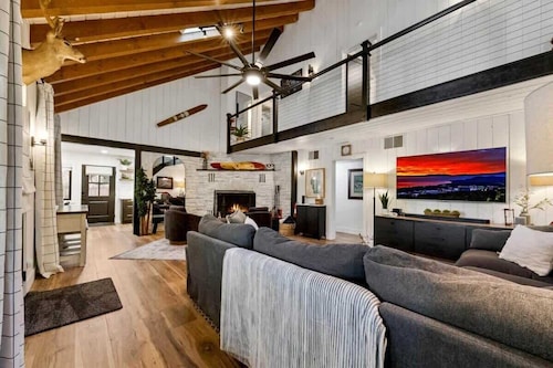 Beautifully Redesigned 5Br, Near Lake and Heavenly