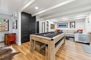 Spielezimmer