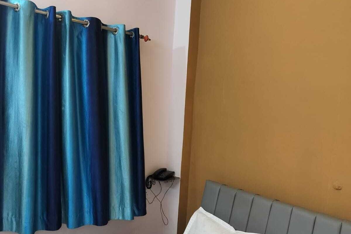 Standard Room | Desk, free WiFi