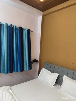 Standard Room | Desk, free WiFi