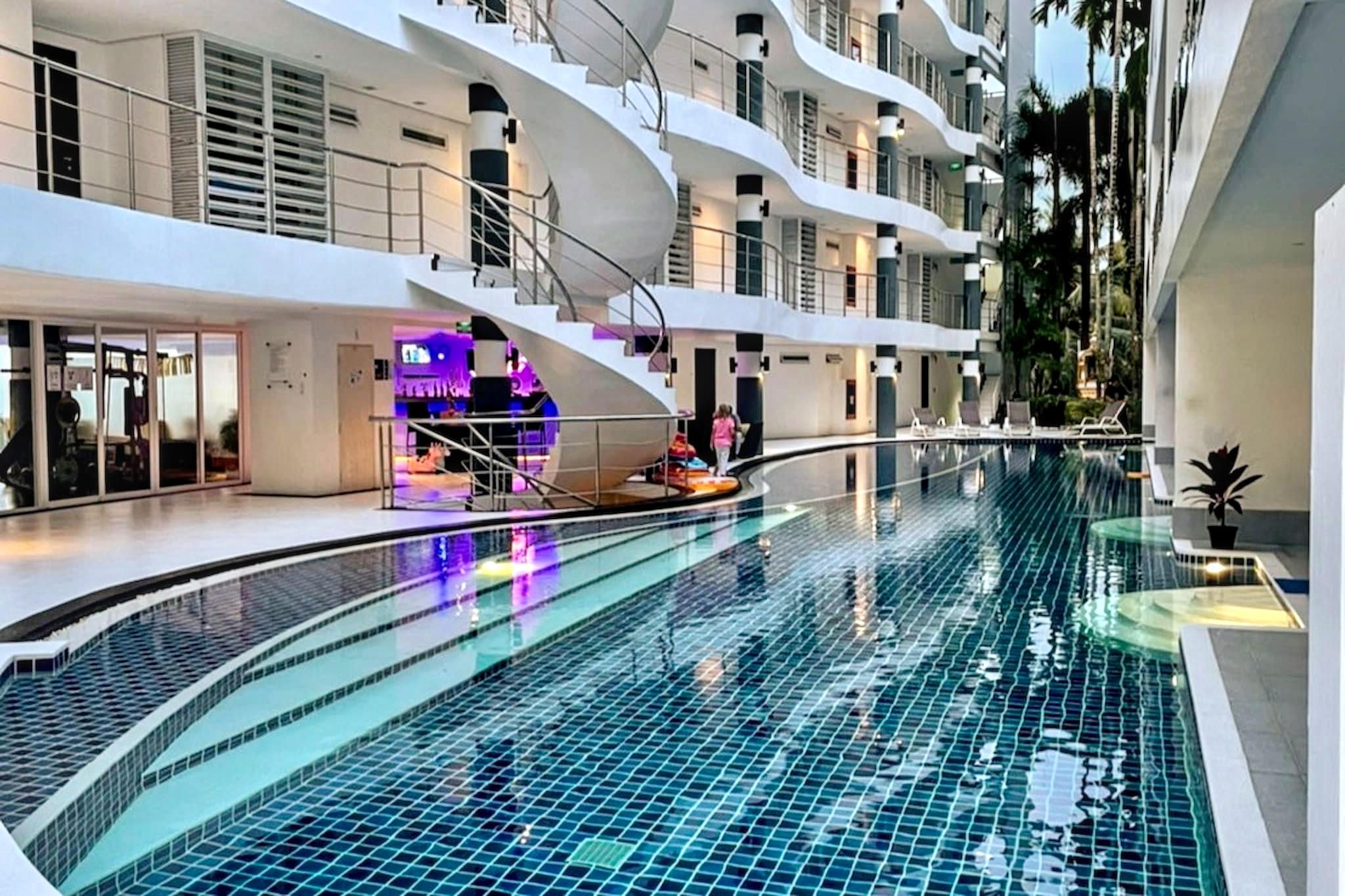 حمام سباحة