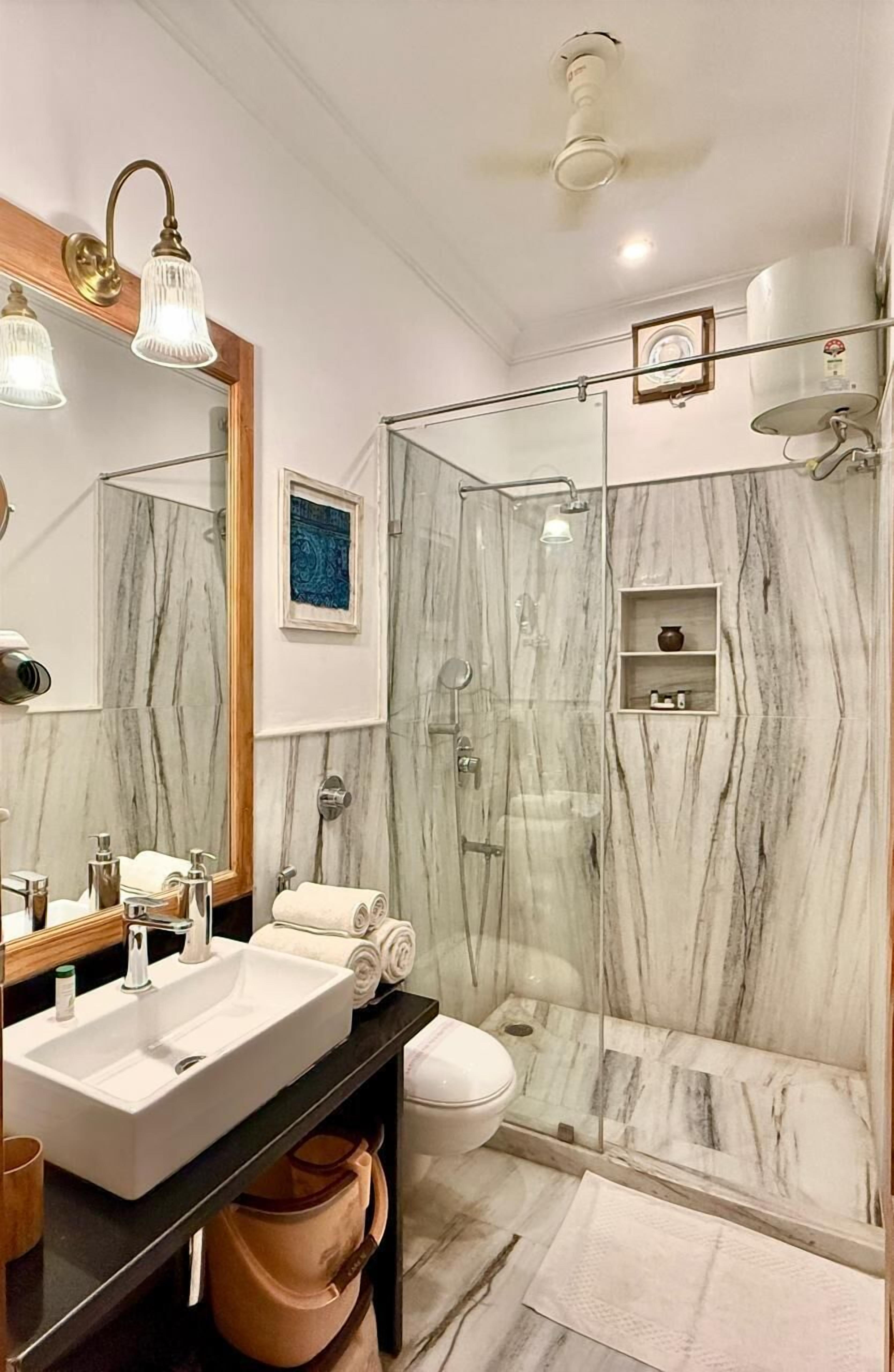 Desk, laptop workspace, free WiFi