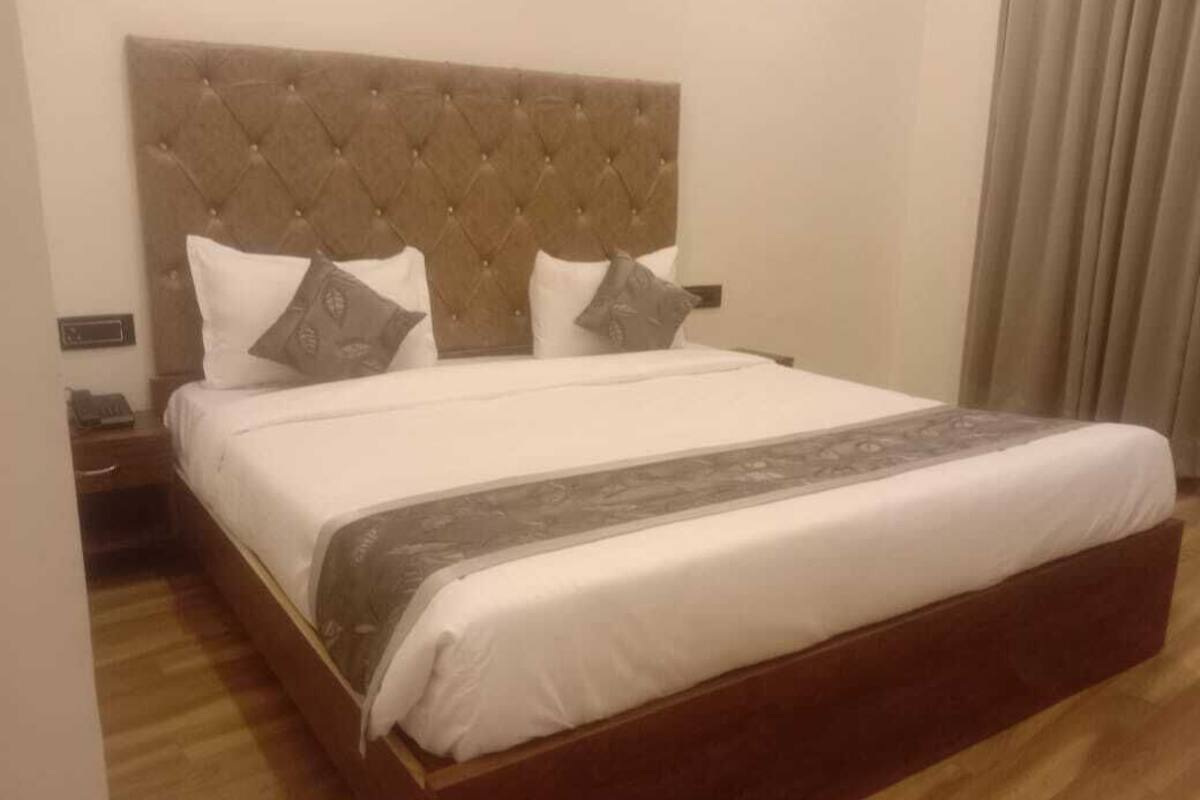 Executive Room | Desk, free WiFi