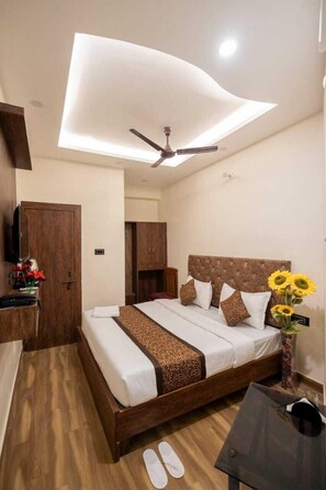 Standard Room | Desk, free WiFi - Hotel Kamal Palace Lucknow (Lucknow)