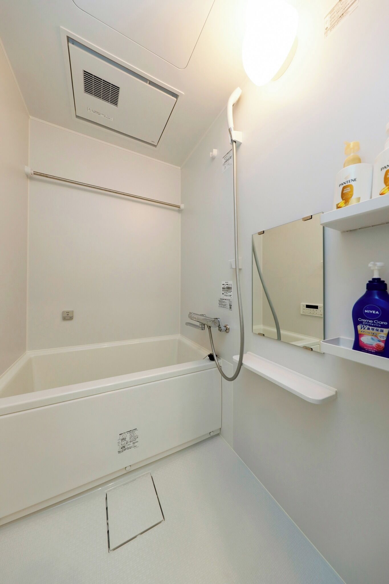 Hair dryer, towels